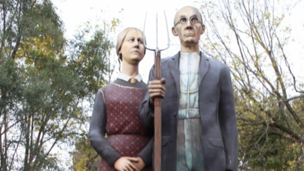 American Gothic statue